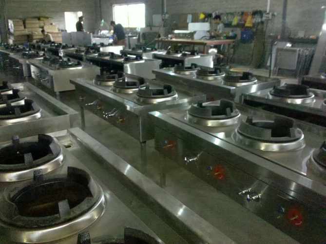 使用不锈钢厨具竟有这么多要求？广燃动态解析酒店厨房排油烟与不锈钢制造要点